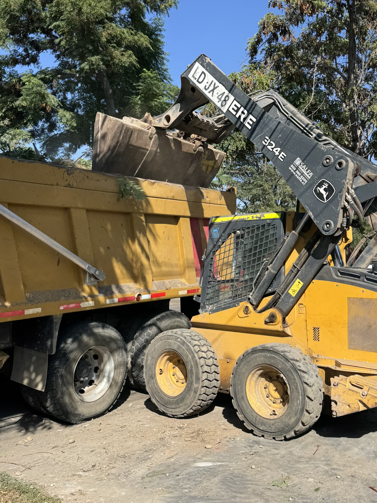 Minicargador John Deere 324E